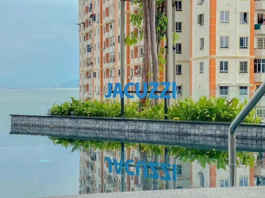 Infinity Pool, Urban Suites, Georgetown, 2 Car Parks By Star Home Малайзия