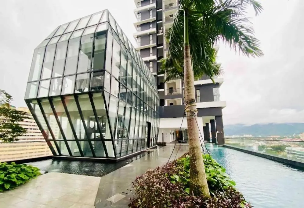 Infinity Pool, Urban Suites, Georgetown, 2 Car Parks By Star Home Малайзия