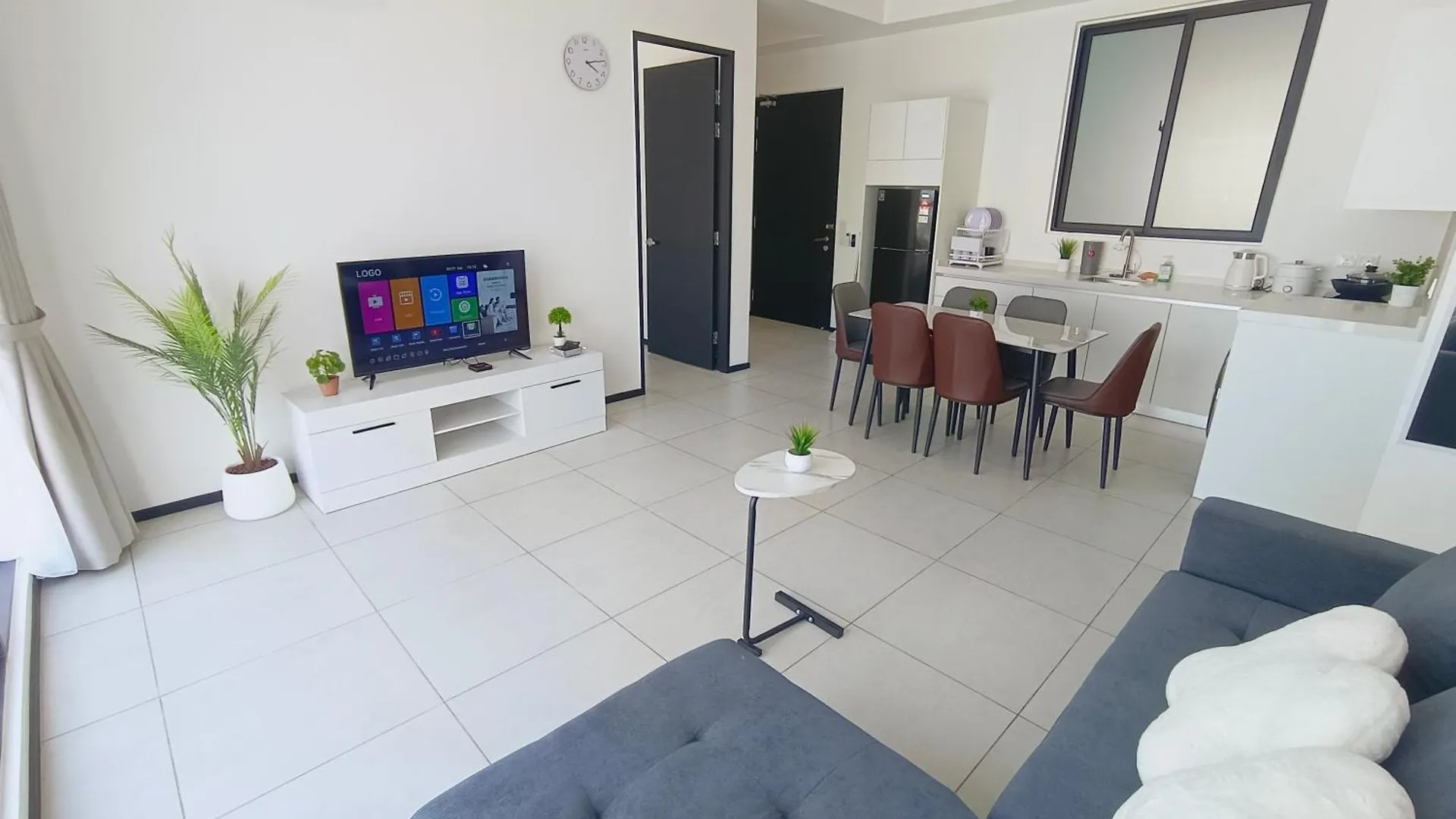 Infinity Pool, Urban Suites, Georgetown, 2 Car Parks By Star Home