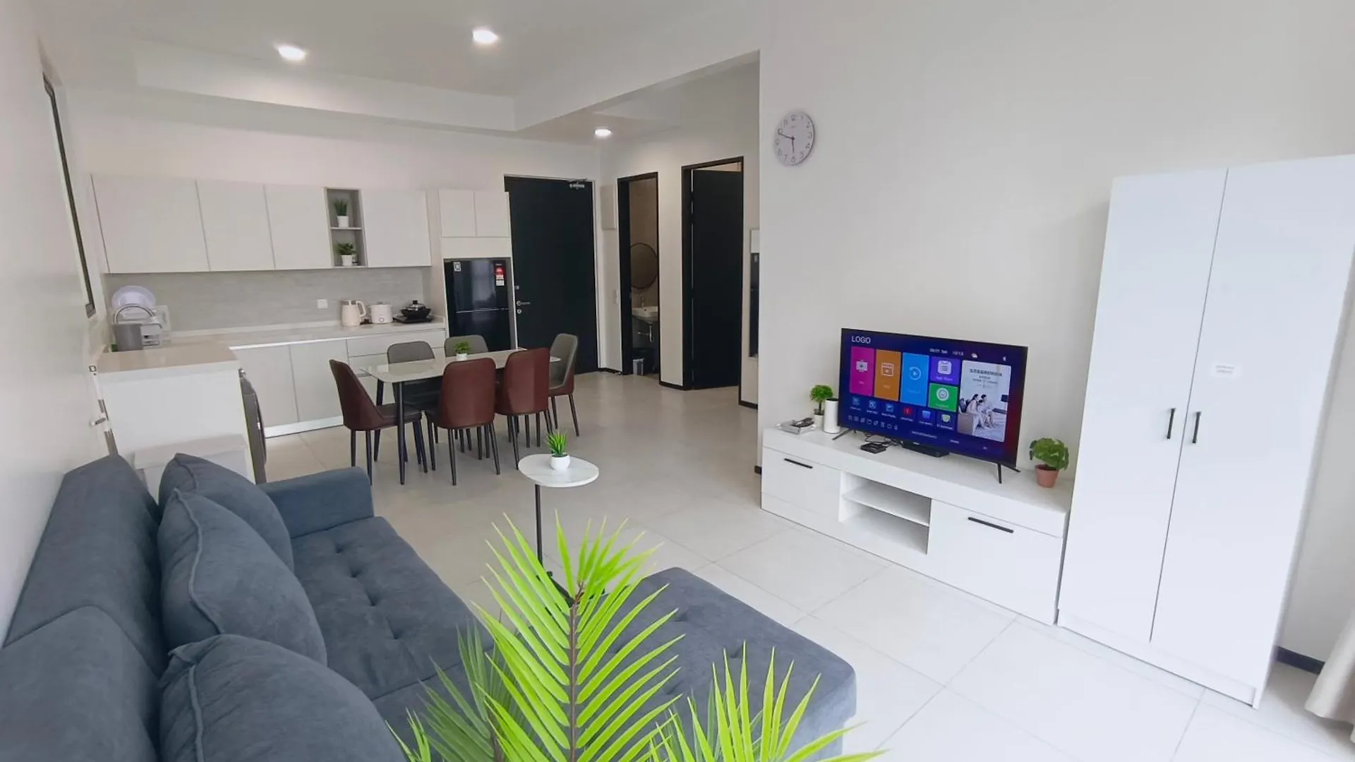 Infinity Pool, Urban Suites, Georgetown, 2 Car Parks By Star Home