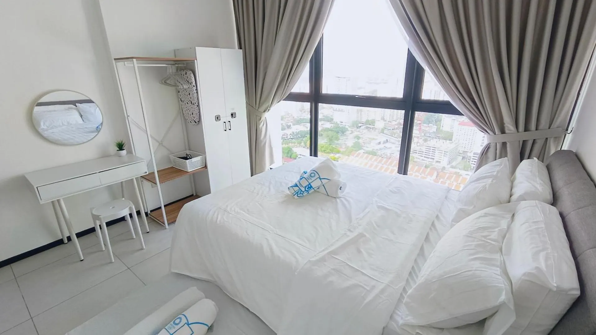 Infinity Pool, Urban Suites, Georgetown, 2 Car Parks By Star Home Малайзия